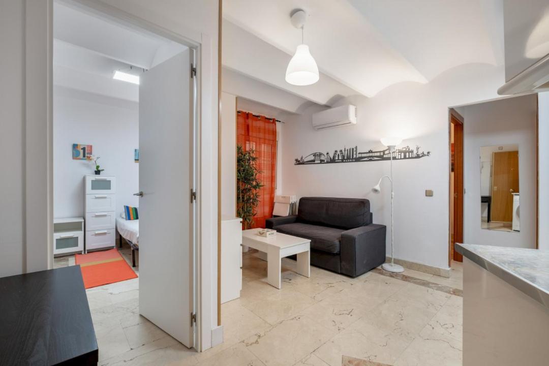 2 Bedroom 1 Bathroom Furnished - Sol - Cozy Vintage - Mintystay Мадрид Экстерьер фото