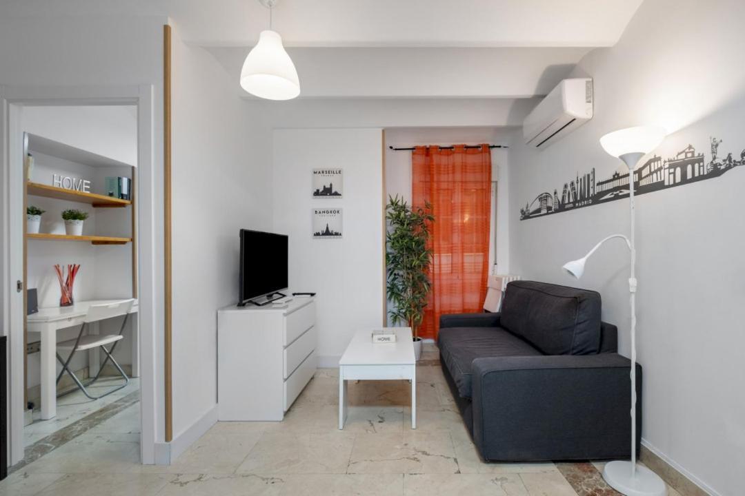 2 Bedroom 1 Bathroom Furnished - Sol - Cozy Vintage - Mintystay Мадрид Экстерьер фото