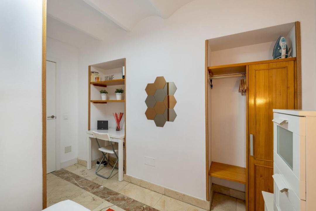 2 Bedroom 1 Bathroom Furnished - Sol - Cozy Vintage - Mintystay Мадрид Экстерьер фото
